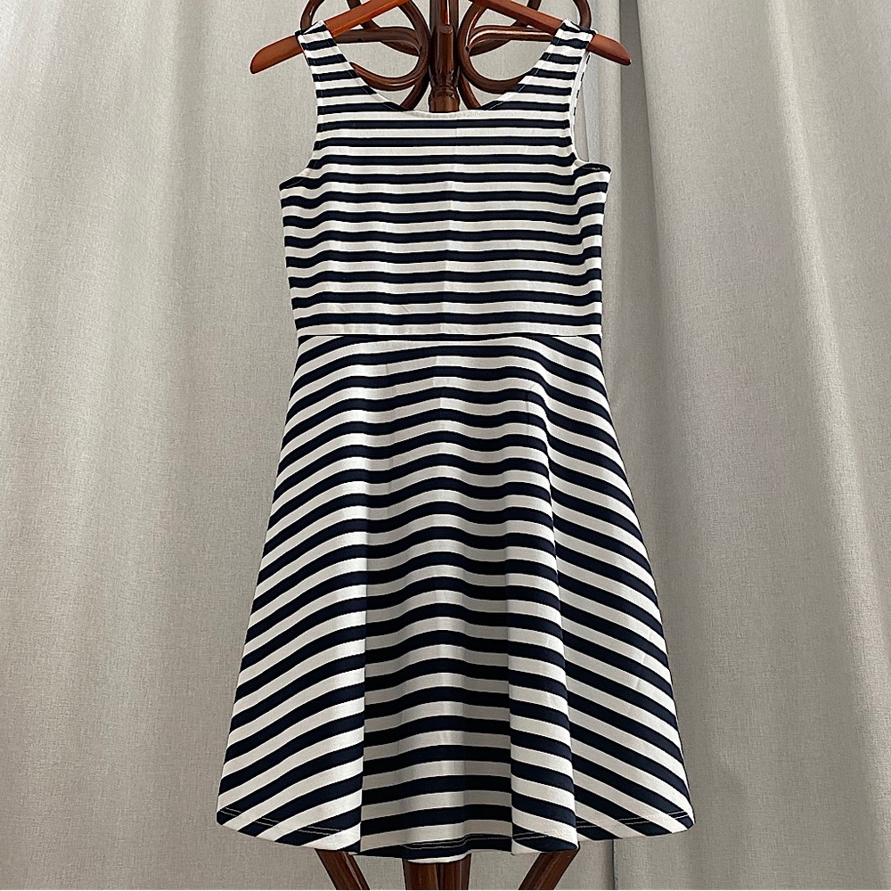 H&M (NWOT) Ladies Striped Dress